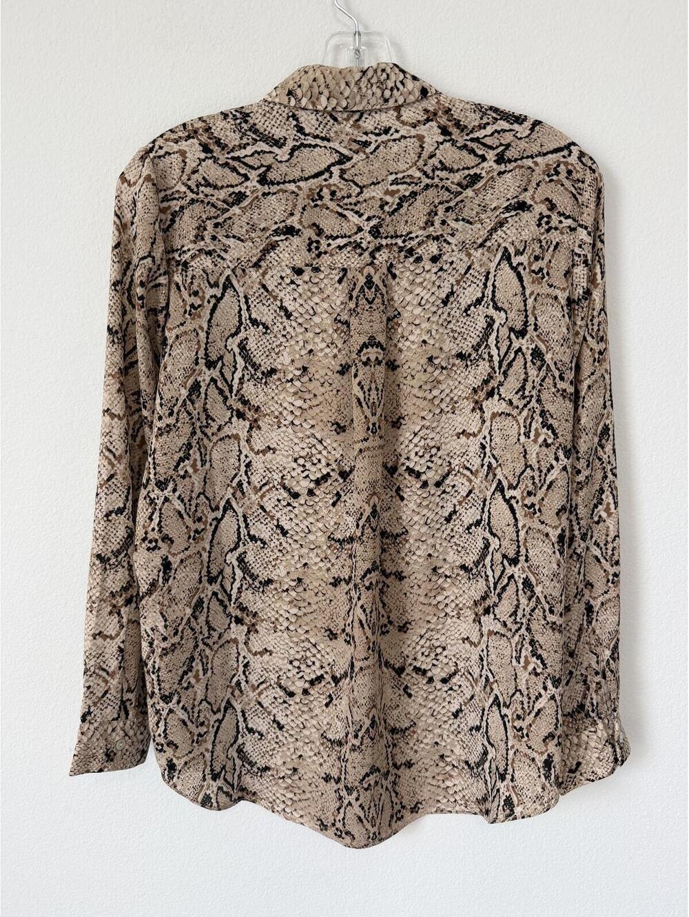 Rose+Olive Long Sleeve Button Up Collared Animal Print Shirt Women's Size S - Picture 2 of 7